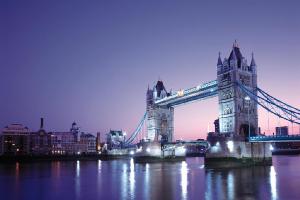 英国政府计划未来四年大力发展光纤网络基础设施项目