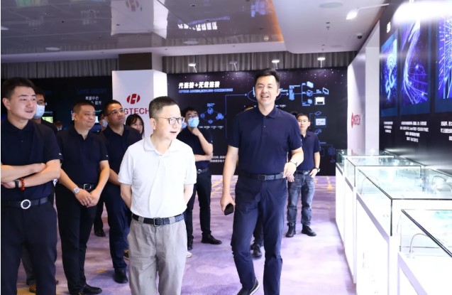 新赛道|华工正源发布数据中心800G系列光模块等重磅产品